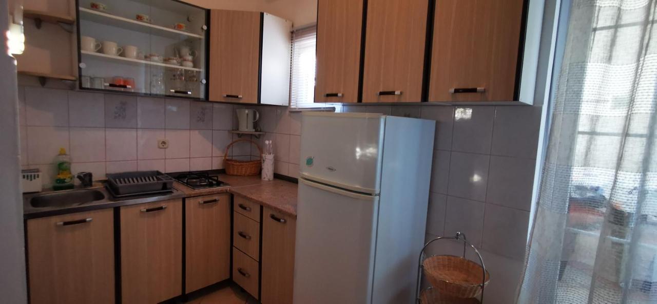 Apartmani Marija Kolan Exteriör bild