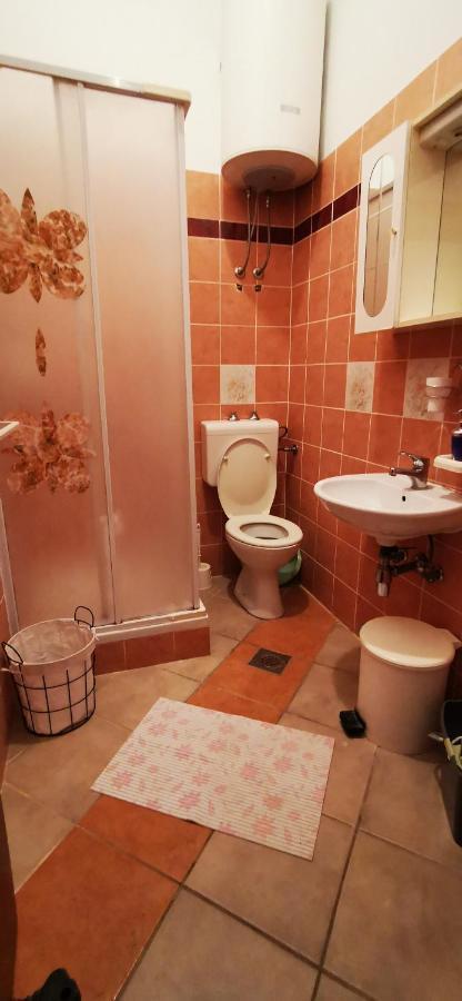 Apartmani Marija Kolan Exteriör bild