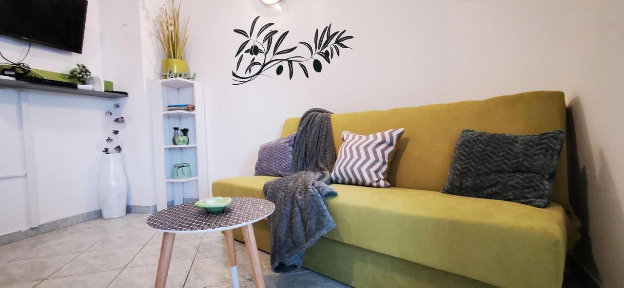 Apartmani Marija Kolan Exteriör bild