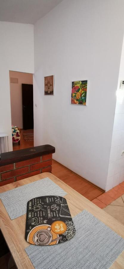 Apartmani Marija Kolan Exteriör bild