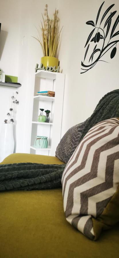 Apartmani Marija Kolan Exteriör bild